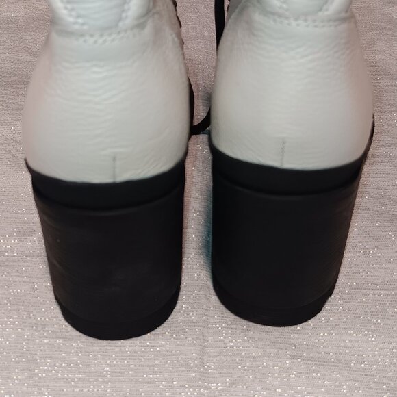 Marc Fisher Black White pebbled leather chunky block heel fashion boots 7.5 size - Picture 3 of 7